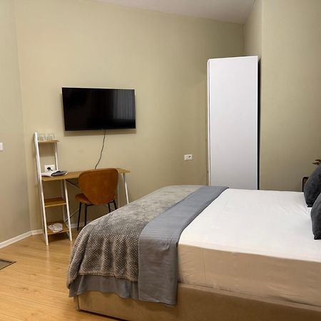 City Center Rooms And Apartments Durrës Esterno foto