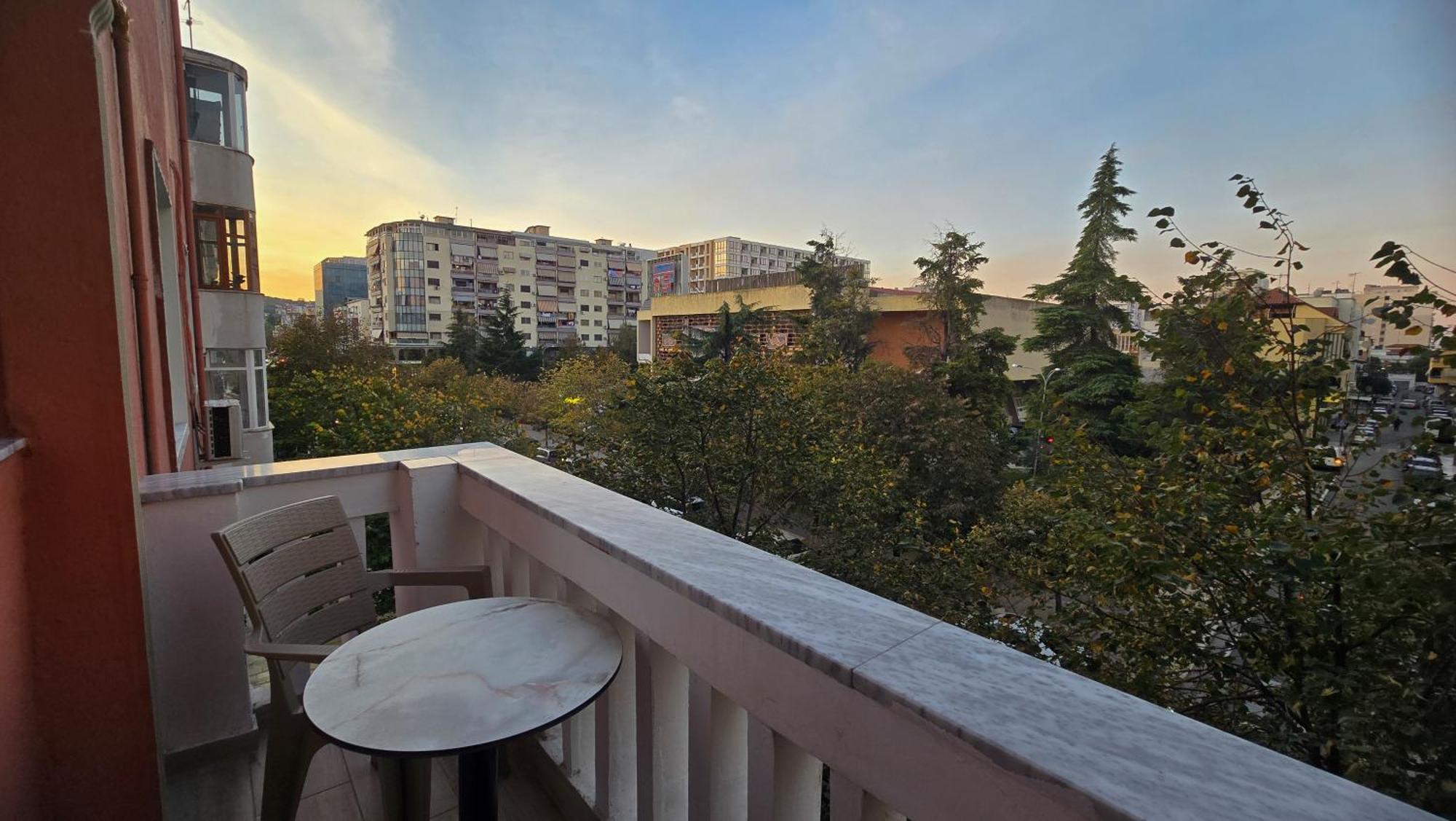 City Center Rooms And Apartments Durrës Esterno foto