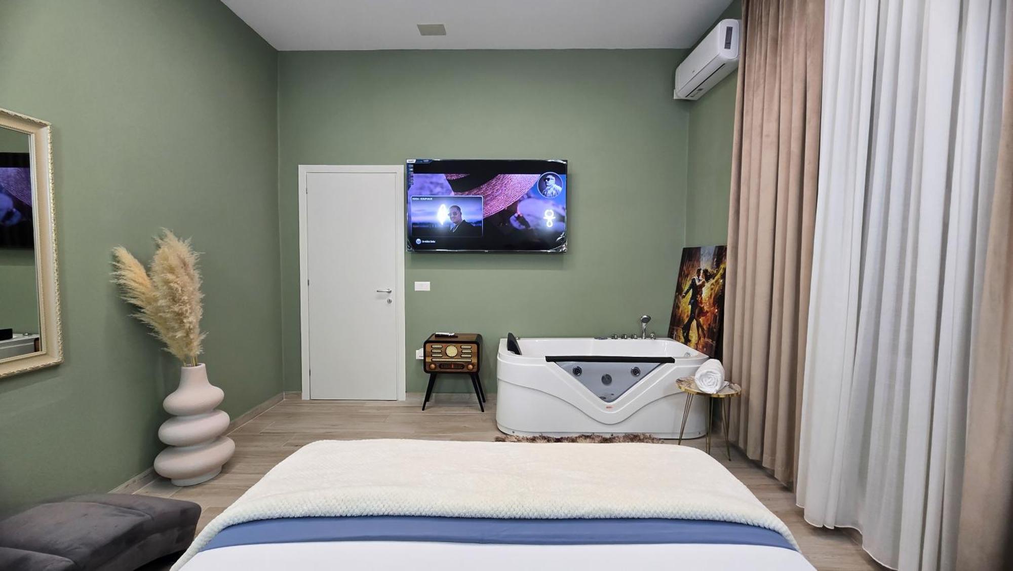 City Center Rooms And Apartments Durrës Esterno foto